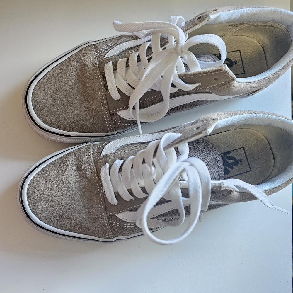 Vans - Picture 2 of 3